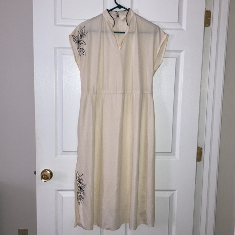 🇫🇷Vintage French Dress with Flower Cut Out